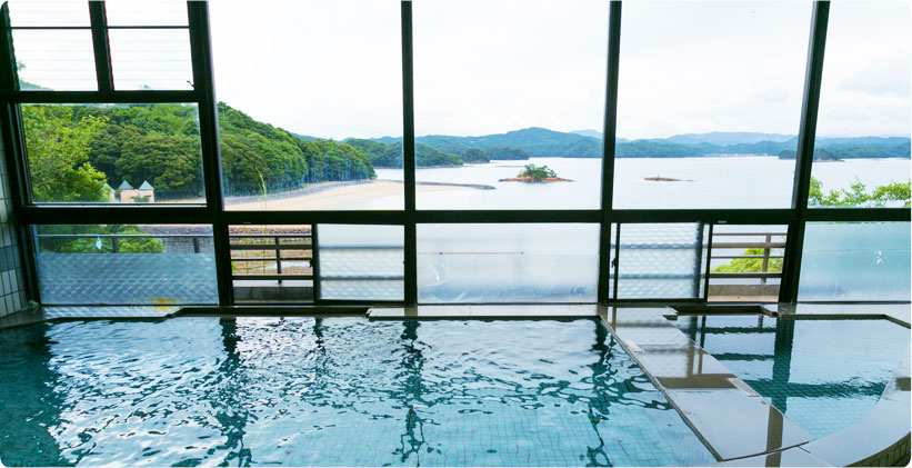 朝から贅沢に温泉へ